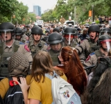 خشونت پلیس علیه دانشجویان ماهیت حقوق بشر دروغین آمریکا رابرملا کرد
